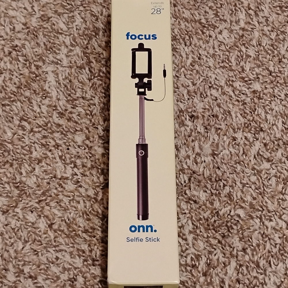 Onn Focus Selfie Stick 28"